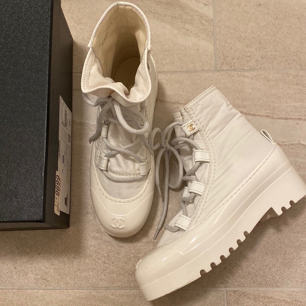 CHANEL Platform Lace-up rain snow boots combat boots ski boots in white/ivory